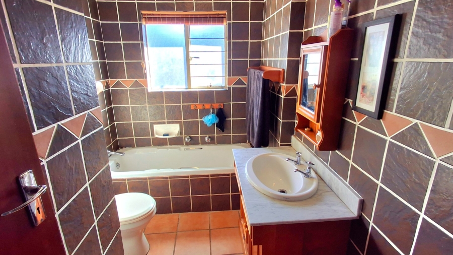 4 Bedroom Property for Sale in Vaalpark Free State